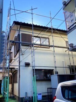 東京都 狭小地 リフォーム用仮設足場 幸和機材 東京都内 仮設足場 ビケ足場 外壁塗装