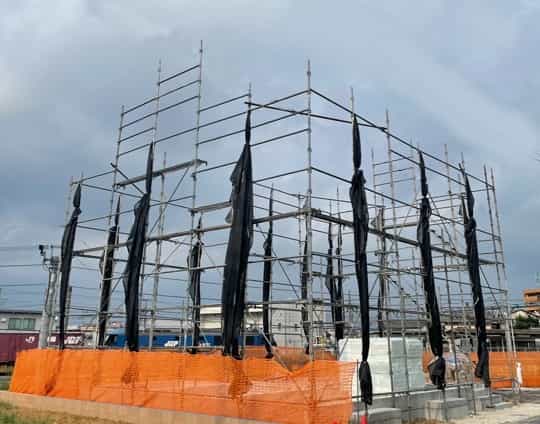 2022年9月埼玉県 新築一戸建ての先行足場 比企郡 東松山市 日高市 越生町 仮設足場 幸和機材