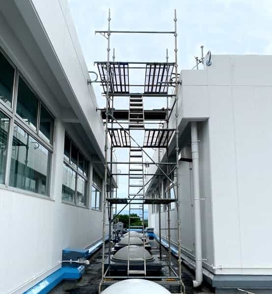 大学校舎のリフォーム用足場工事 幸和機材 大学校舎のリフォーム用足場工事 幸和機材
